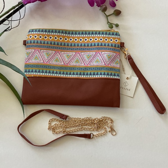 Boho Aztec Print Crossbody/Wristlet - Picture 7 of 12